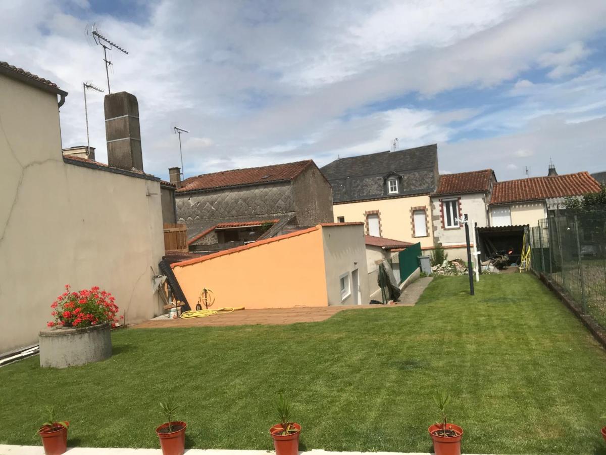 Les Gîtes de la Frérie La Gaubretiere Esterno foto